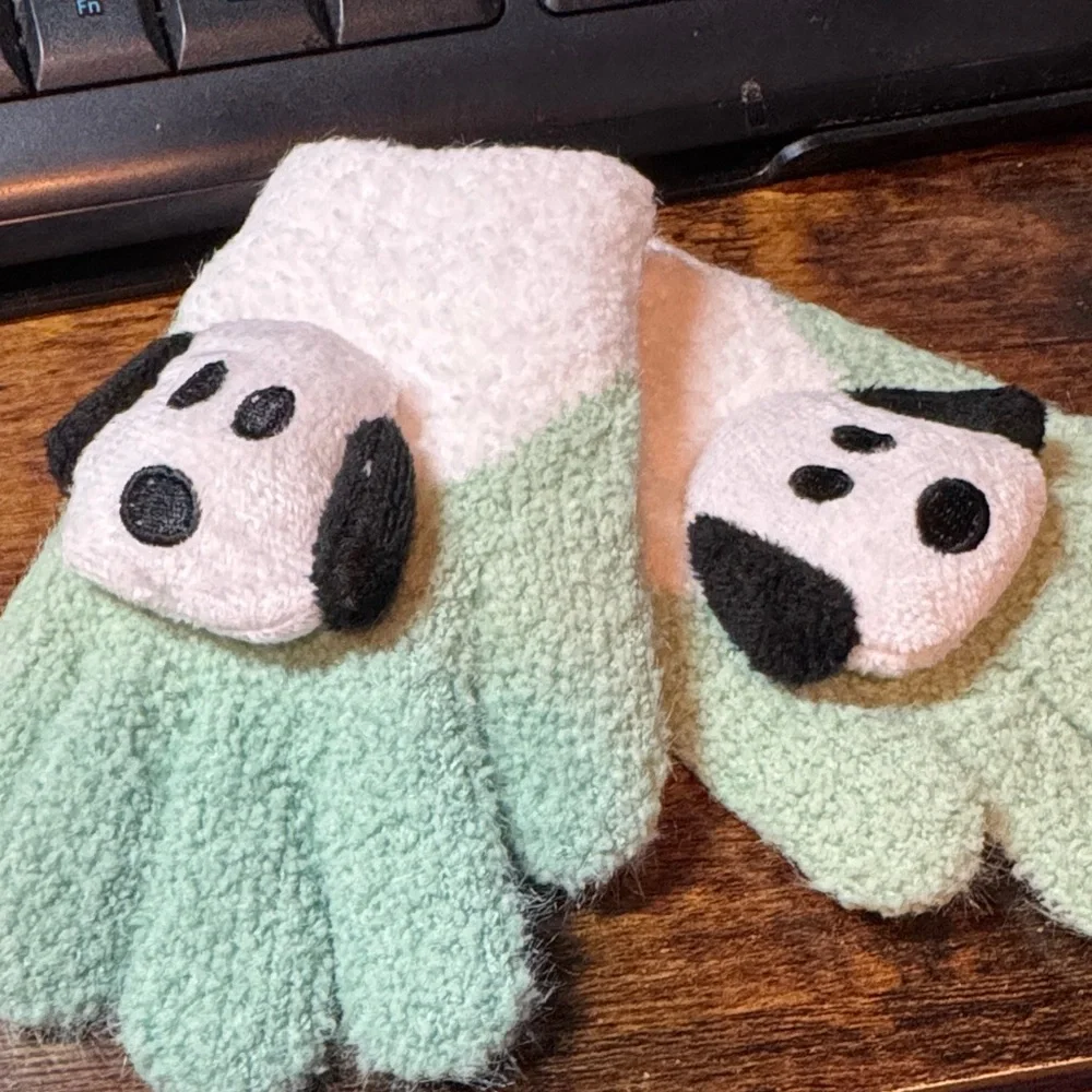 Adorable Green and White Kids Gloves with Puppy Design